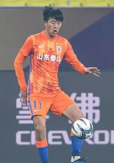 山东队球员展现出出色的技术水平