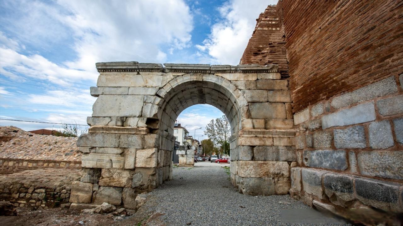 罗马市政府启动历史建筑修复工程，重现古罗马风貌的简单介绍