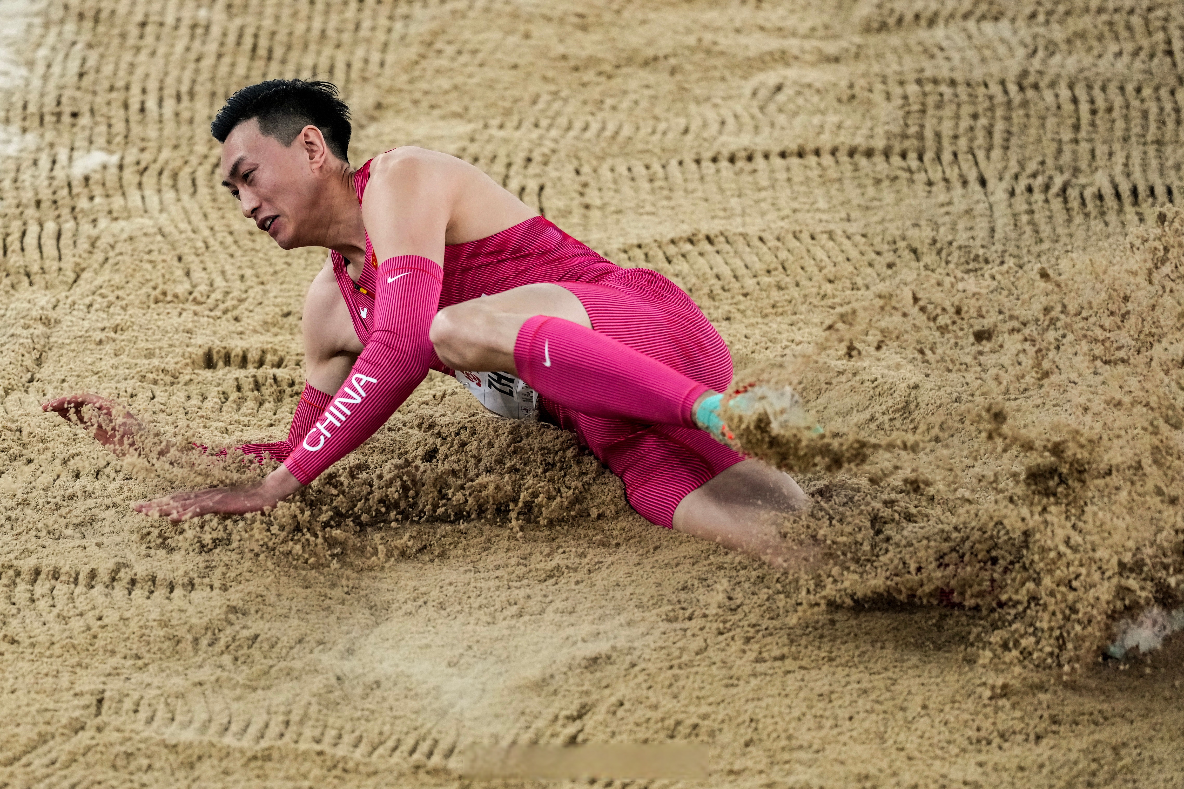 体育界风云再起！选手刷新个人最好成绩的简单介绍