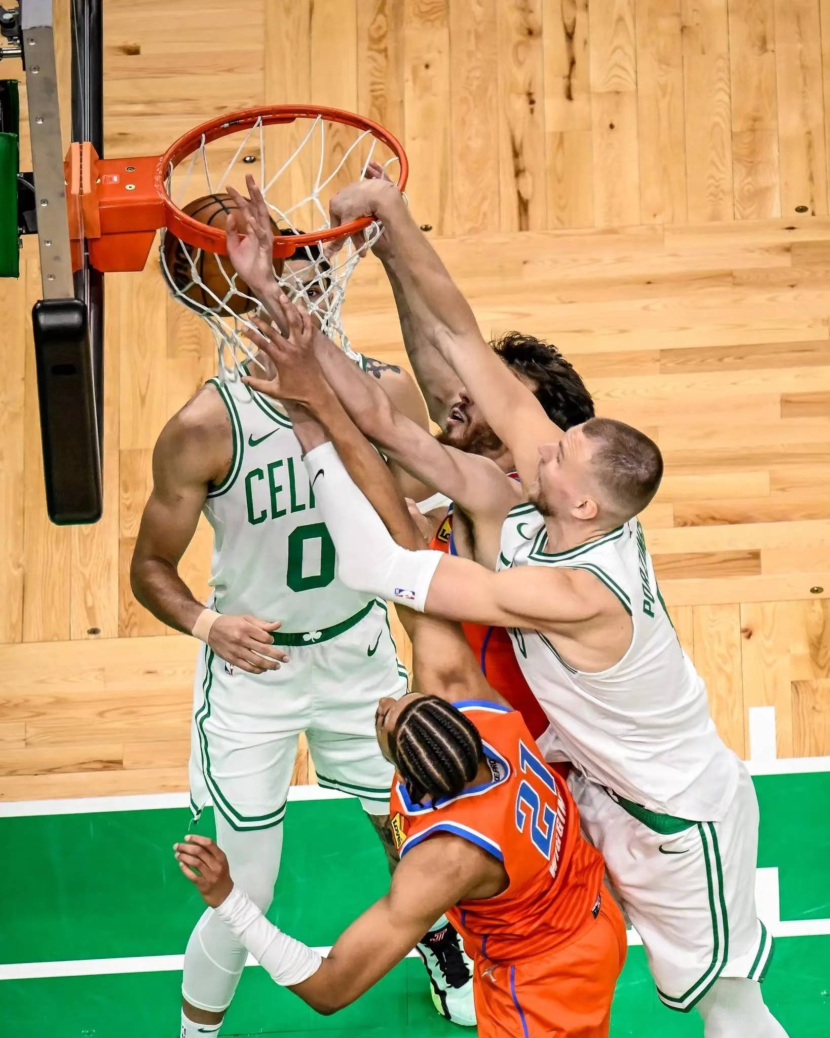 开云体育app下载-湖人输给雄鹿遭遇连败