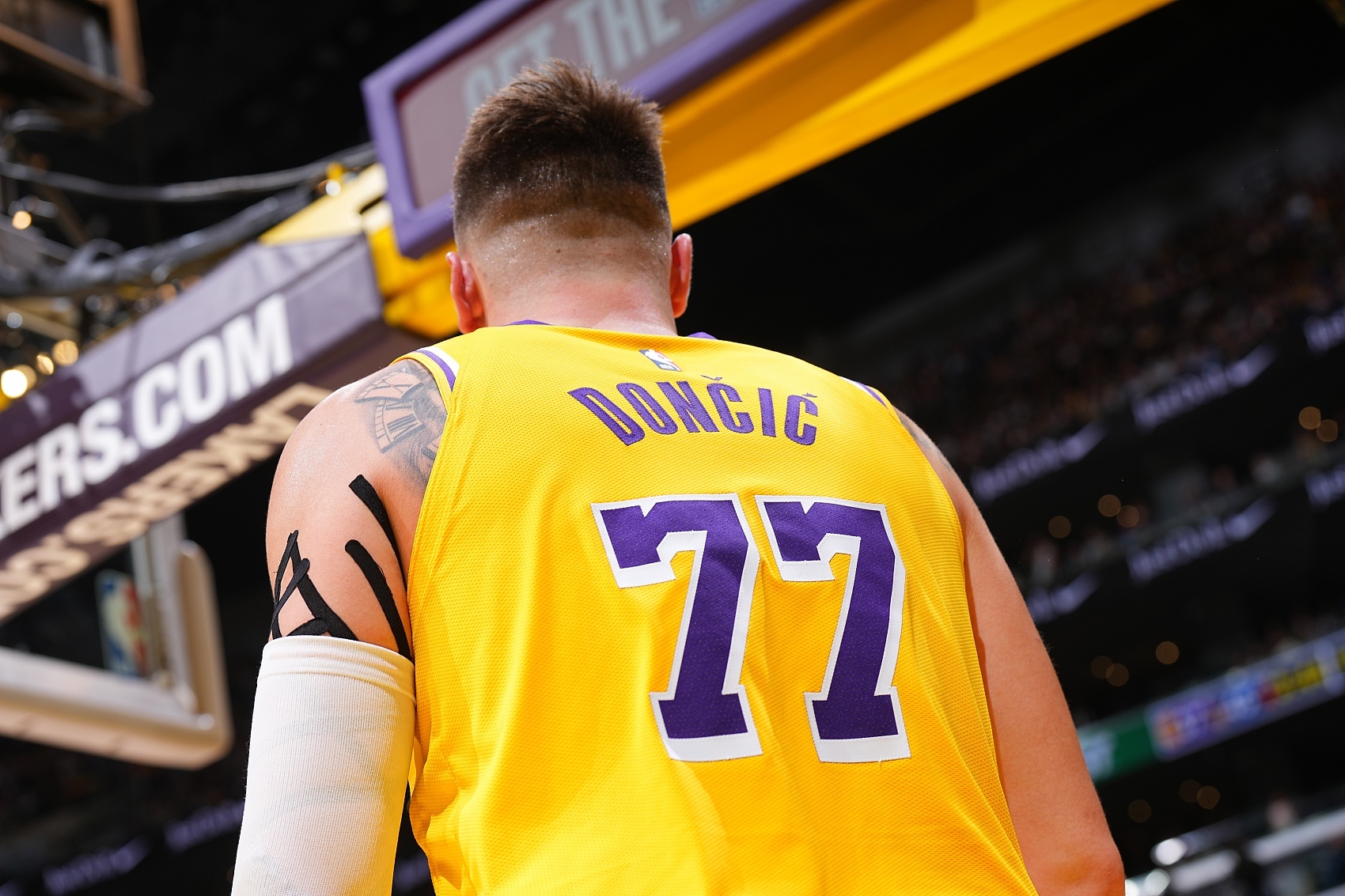 开云体育教练-开拓者客场挑战独行侠，双方剑拔弩张的简单介绍