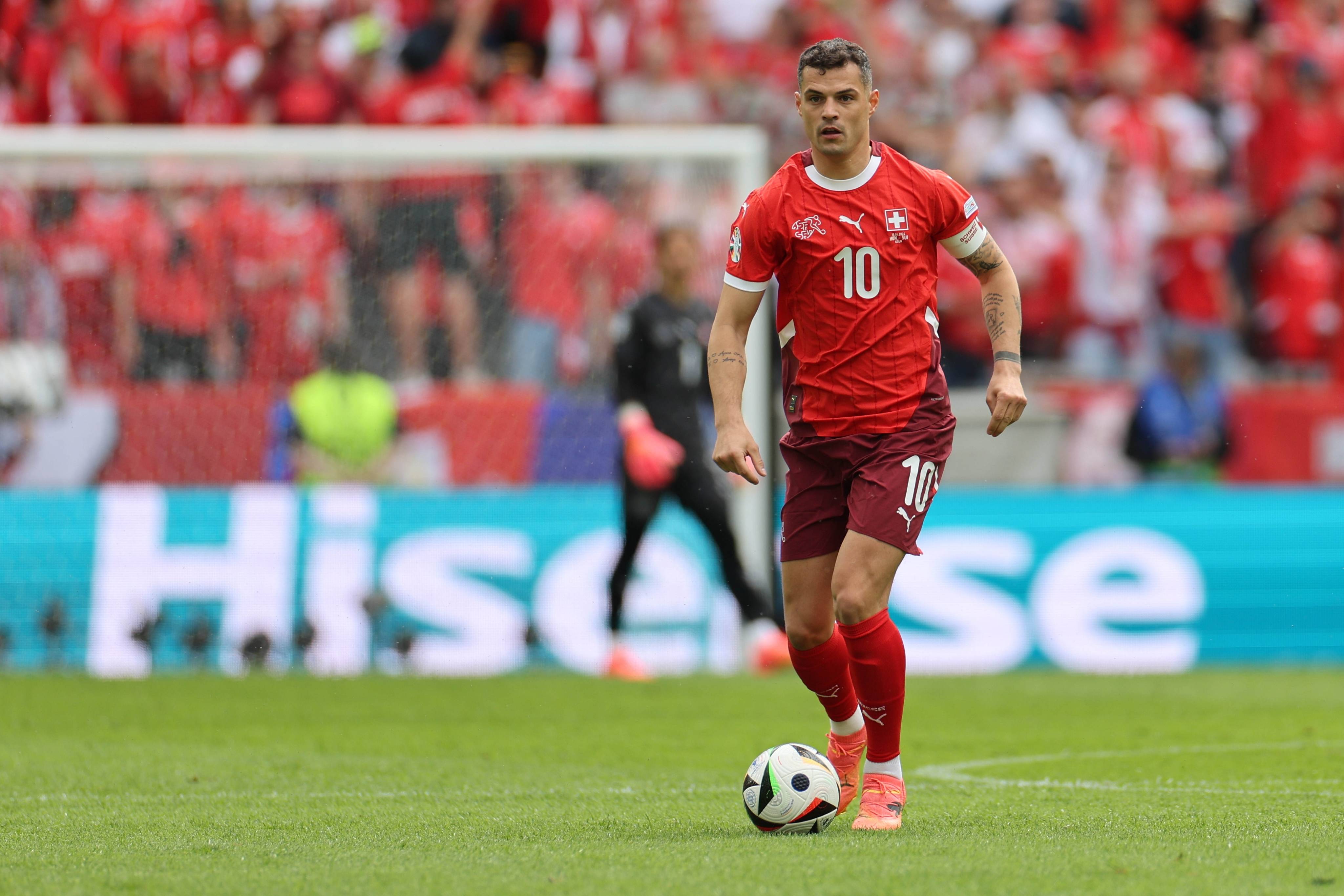 包含马耳他战胜卢森堡，欧洲杯小组赛竞争激烈异常的词条