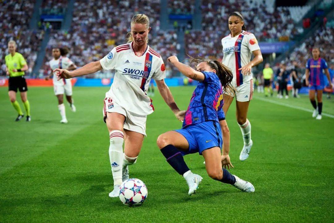 开云体育活动-危机四伏，巴萨卫冕之路漫漫